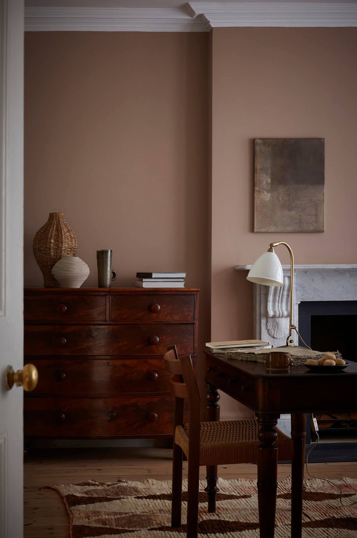 Bruin-roze muurverf